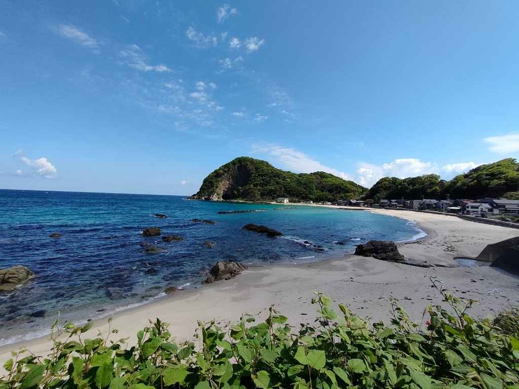 日本海の入江の集落
