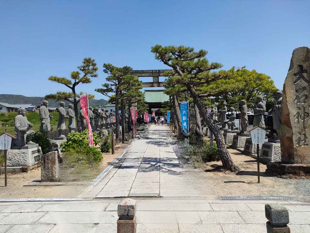 大石神社の正面からの全景