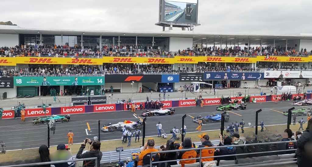 2025年 F1鈴鹿GPのスターティンググリッドの風景