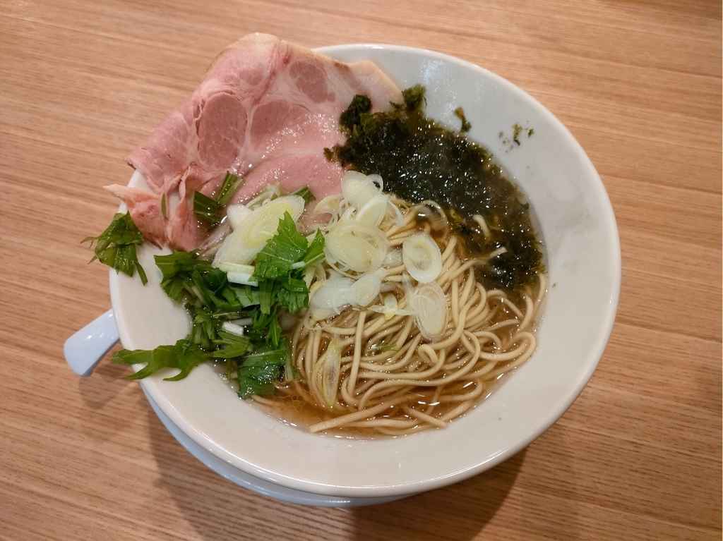 ラーメン店「八起」の牛骨ラーメン